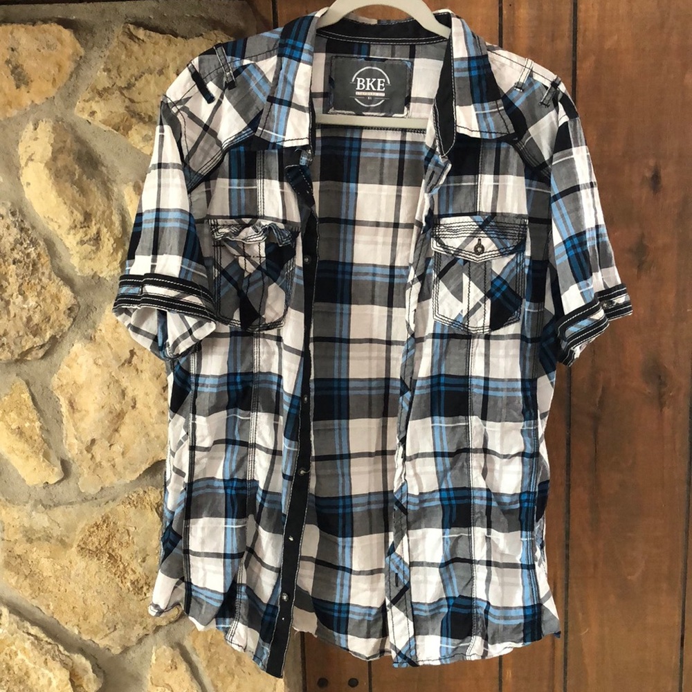 Men’s short sleeve button down
